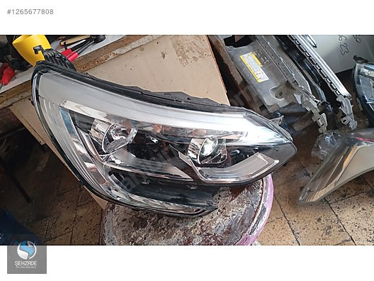RENAULT MEGANE 4 JOY PAKET SAĞ FAR ÇIKMA ORJİNAL