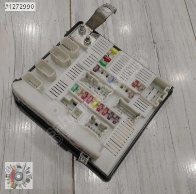 8201044237B RENAULT KANGOO SİGORTA KUTUSU