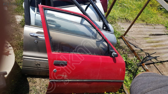 Peugeot 205 sağ ön kapı çıkma