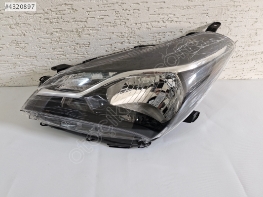 TOYOTA YARİS SOL ÖN FAR SİYAH SIFIR 2017-2020