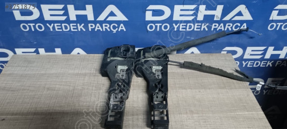 RENAULT MEGANE 4 SAĞ ARKA KAPI KOLU İÇ MEKANİZMASI 806067663R