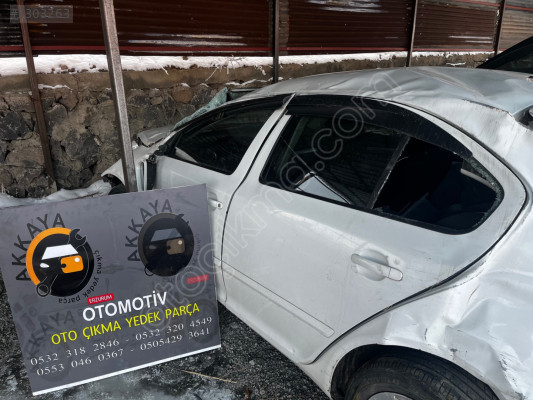 Octavia Sol Arka Kapı Hatasız Orjinal Çıkma (A5Kasa)