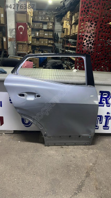 HYUNDAİ SANTA FE SAĞ ARKA KAPI 2021-2024