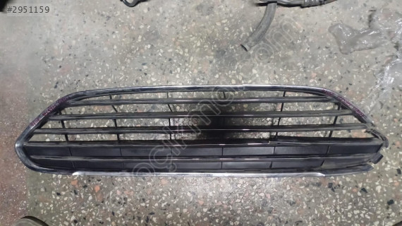 2013-2018 Ford Fiesta ön tampon panjuru nikelajlı