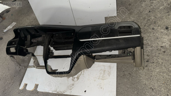 Fiat linea bej göğüs torpido