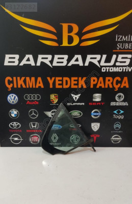 5C6845214 VOLKSWAGEN JETTA SAĞ ARKA KELEBEK CAMI