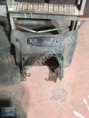 OTO CEM'DEN ÇIKMA FORD COURİER KLİMA PANELİ