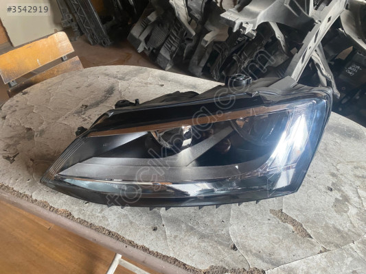 VOLKSWAGEN JETTA SAĞ ÖN FAR 2011-2018