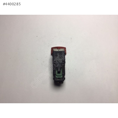 Volkswagen Passat Dörtlü Flaşör Düğmesi