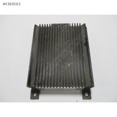 Mercedes Benz Radyo Amplifikatör Ünitesi 2018200989