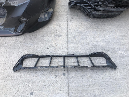 BMW 5 SERİ G60 M ÖN TAMPON ORTA IZGARA 51118084629