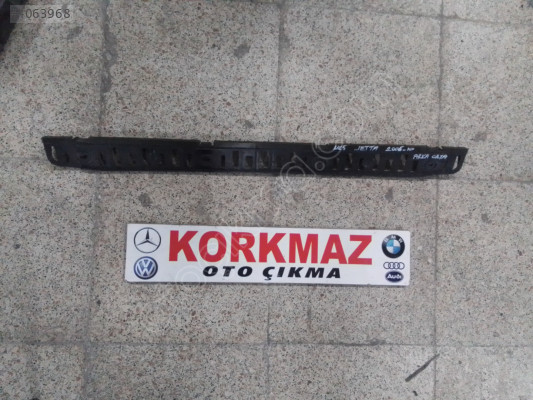 VOLKSWAGEN JETTA MK5 ARKA TAMPON ORTA BRAKETI 2006-2010