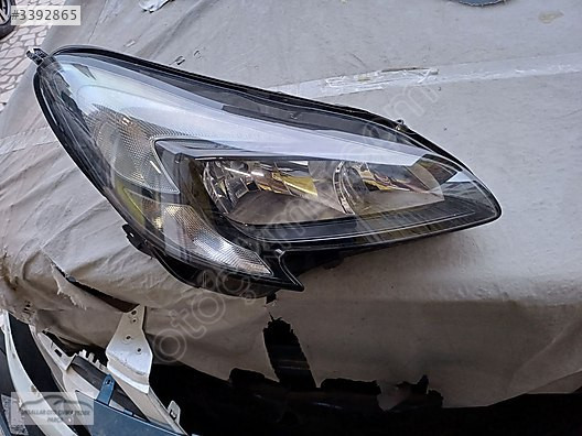 Opel Corsa e çıkma orijinal sağ far