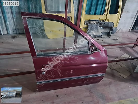 OTO CEMDEN ÇIKMA FORD ESCORT SAĞ ÖN KAPI