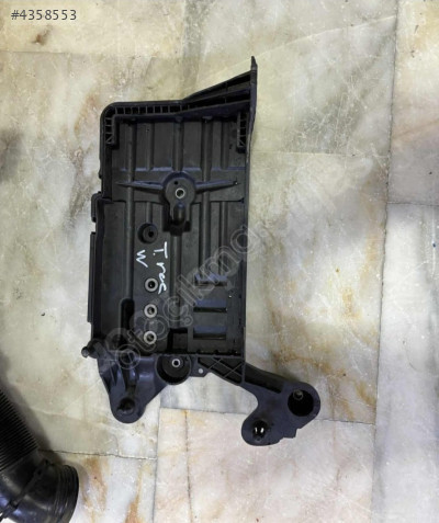 Volkswagen T-roc akü kabı yeri çıkma orjinal sökme sağlam