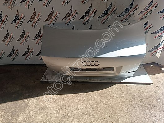 AUDİ A4 ORJİNAL BAGAJ KAPAĞI