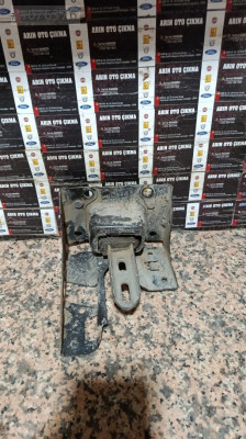 Peugeot 301 şanzıman alt kulağı