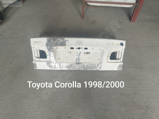 Toyota Corolla çıkma bağaj kapısı