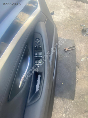 BMW F10 5.20 SOL ÖN KAPI CAM DÜĞMESİ OTO FEDAİ