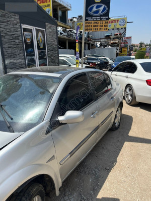 Renault megan 2 sol ön kapı