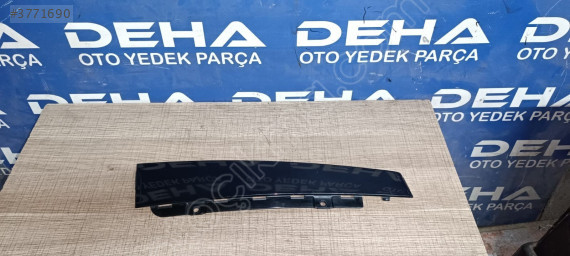 AUDİ A4 C7 SOL ARKA KAPI DİREK BAKALİTİ 4G0 839 901