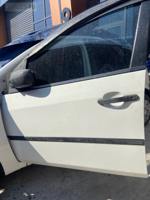 FORD FİESTA SOL ÖN KAPI