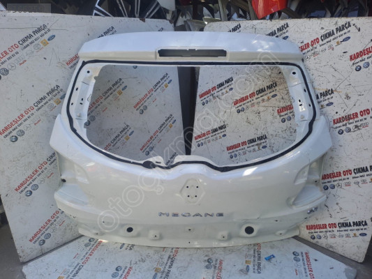 Renault megane 3 stejın arka bagaj kapağı (az kusurlu)