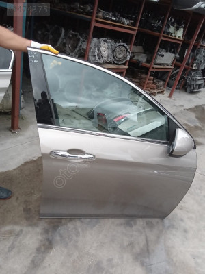 fiat egea 2017 çıkma orjinal sağ ön kapı (son fiyat)