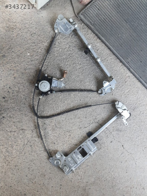 MİTSUBİSHİ FUSO 839 12 VOLT SAĞ ÖN KAPI CAM KRİKOSU