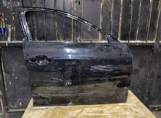 AUDİ A3 2013-2015 SAĞ ÖN KAPI ÇIKMA ORİJİNAL TEMİZ