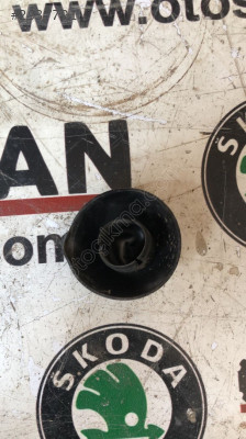 1J0512135 Passat b7 amortisör üst plastiği