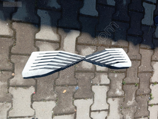 Peugeot 3008 tampon yan ızgarası sağ sol 9836826877