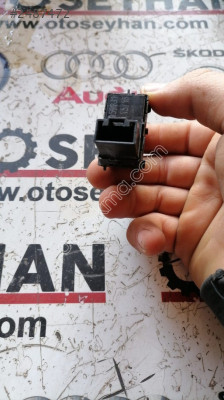 3G0959831 Passat b8 bagaj kapağı açma dügmesi
