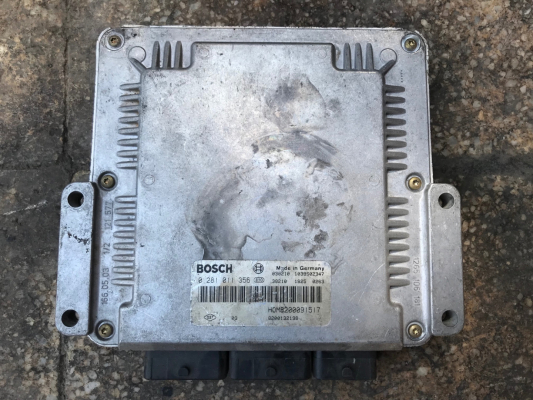 RENAULT TRAFIC 2.5 DCI MOTOR BEYNI 0281011356