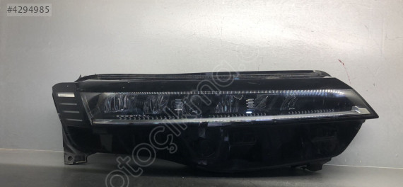 RENAULT MEGANE E TECH ORJİNAL ÇIKMA SAĞ FAR