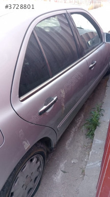1998 MERCEDES E200 SAĞ ARKA KAPI ÇIKMA