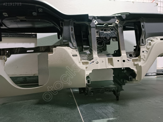 VOLVO XC60 GÖĞÜS TORPİDO SİYAH BEYAZ DİKİŞSİZ 2018 VLXC6018B