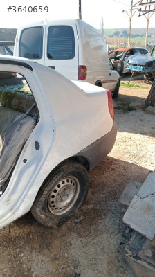 Renault Clio2 Symbol sol arka çeyrek