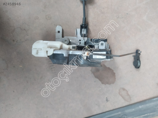 Volvo V40 sol ön kapı kilidi 130129A