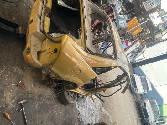 Ford focus 1 sedan tavan arka