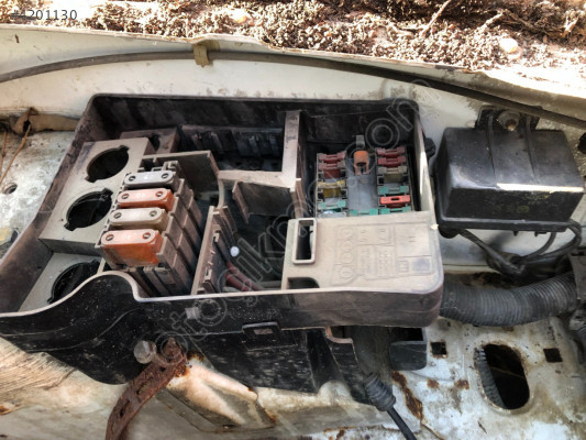 Peugeot Partner 1.9 1998-2003 Sigorta Kutusu