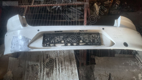 Passat B8 arka tampon çıkma