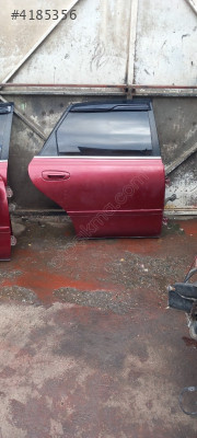 Mazda 626 hatcback sağ arka kapı