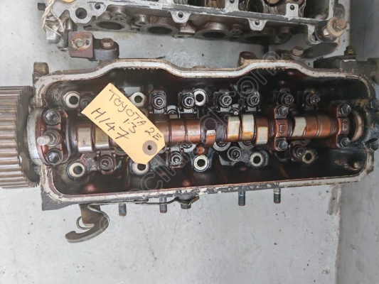 Toyota Corolla 1.3 Silindir Kapağı Karbüratörlü