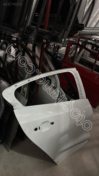 FORD FOCUS ÇIKMA ORJİNAL SAĞ ARKA KAPI BD2