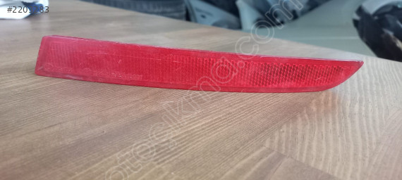 Bmw 5 seri F10 arka tampon reflektörü sağ OEM 63147318556