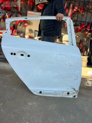 Renault Megane 3 arka sağ kapı çıkma beyaz renk