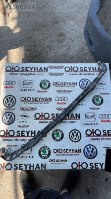 5K6807863 golf 6 arka tampon orta braketi