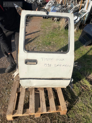 TOYOTA HILUX SAĞ ARKA KAPI 1995 2001