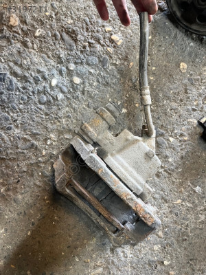 Ford escort 1.6 ön fren merkezi
